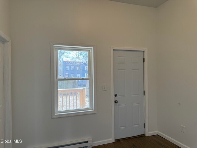 Building Photo - 346 Madison Ave