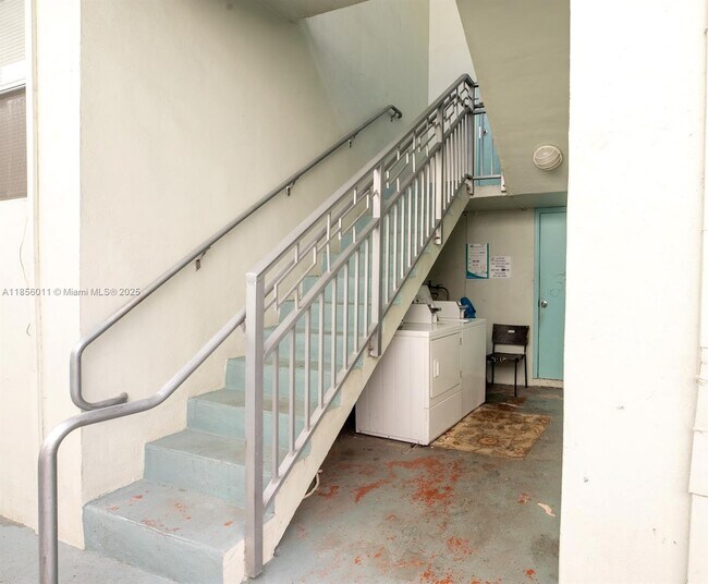 Building Photo - 1265 Marseille Dr