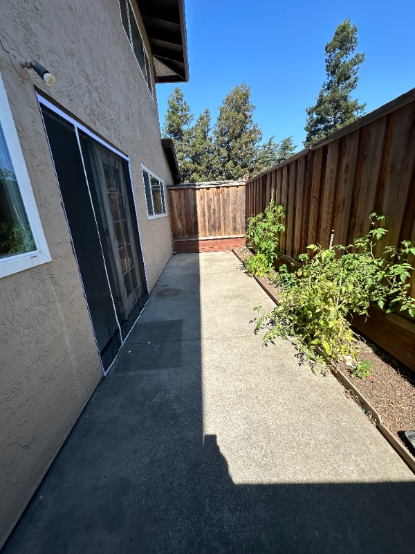 Building Photo - 320 Franciscan Ct