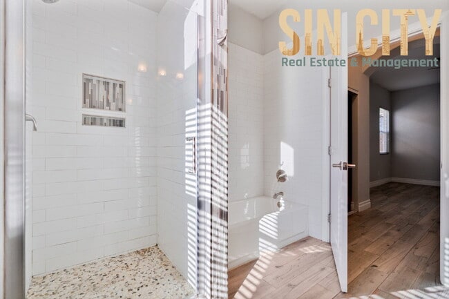 Building Photo - 2854 W Agate Ave