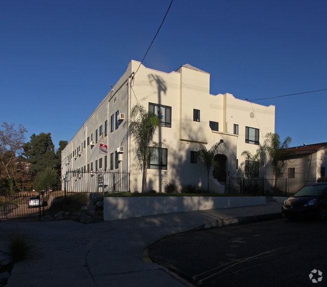 Building Photo - 131 S Avenue 63