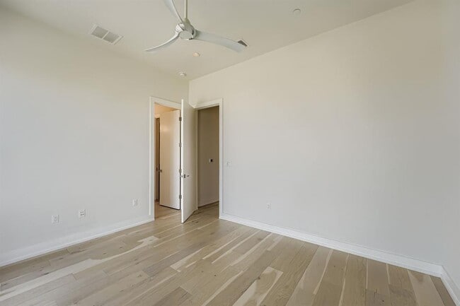 Building Photo - 2513 Philomena St