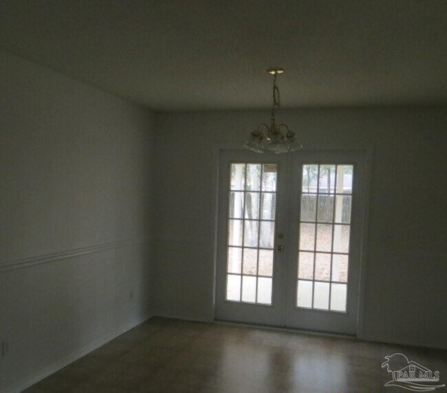 Building Photo - 5491 Chantilly Cir
