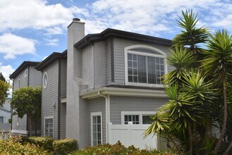 Building Photo - 3 Bedroom Townhome in La Jolla Village