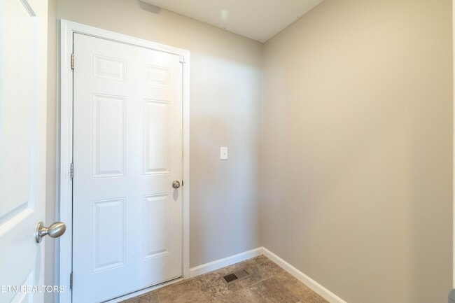 Building Photo - 5804 Rain Cloud Rd