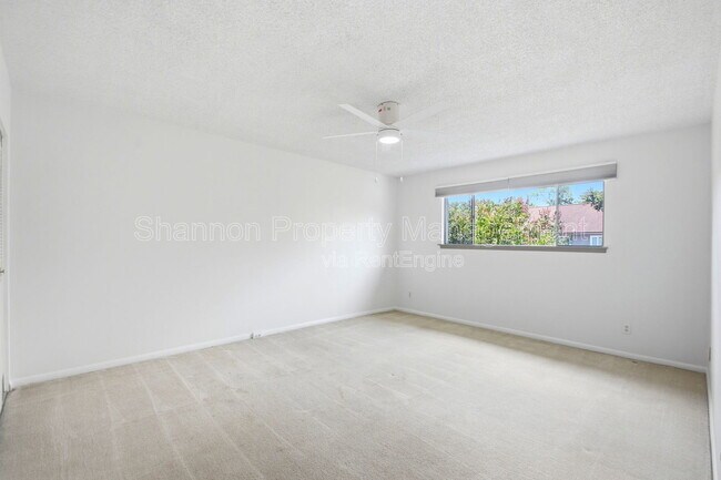Building Photo - 2275 Triway Ln