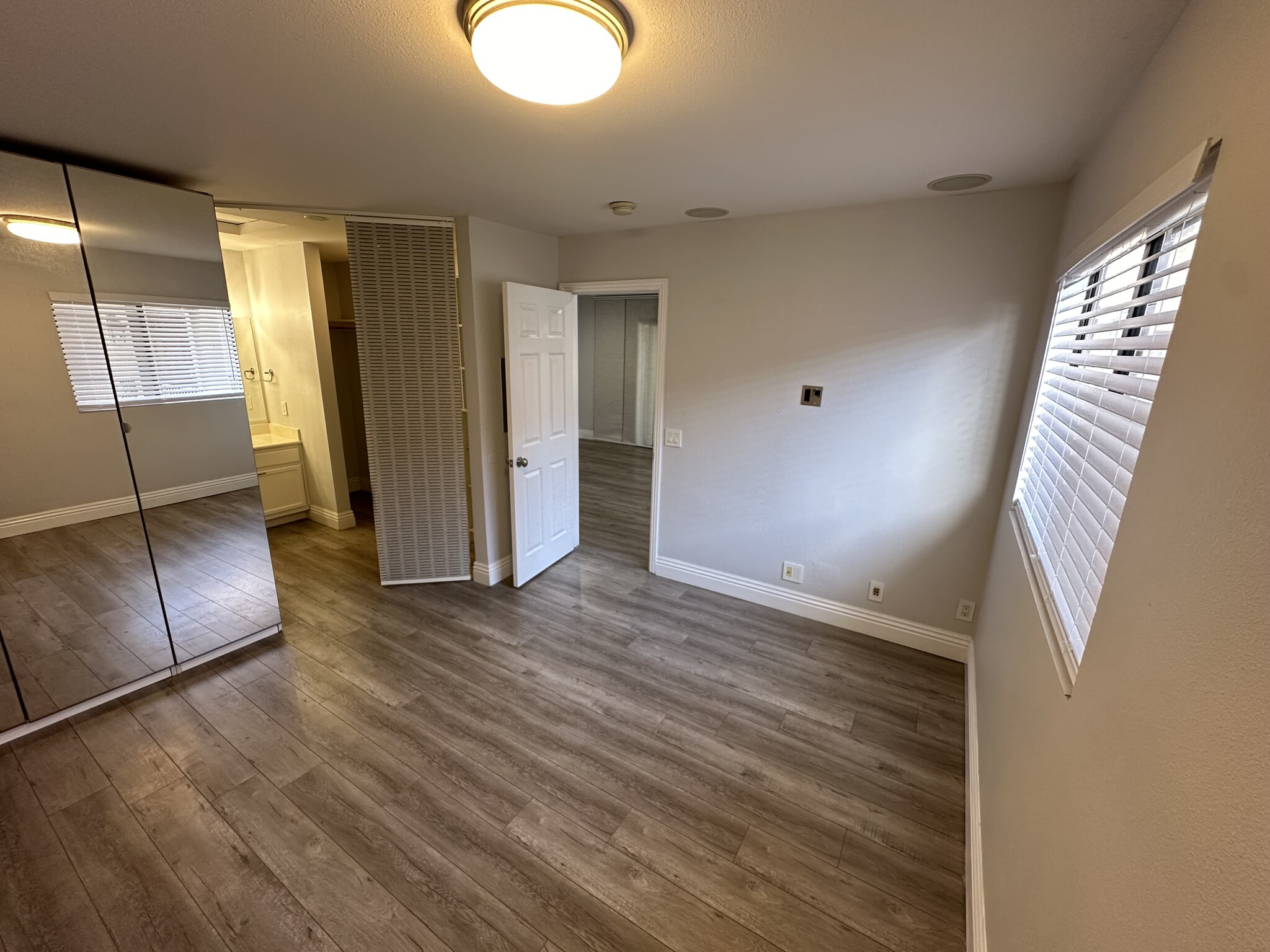 Building Photo - 8213 Jade Coast Rd