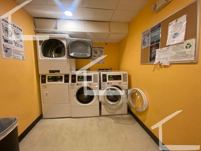 Building Photo - Modern Studio Apartment in Fenway