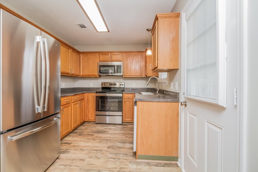 Building Photo - 1028 Windsor Brook Pl