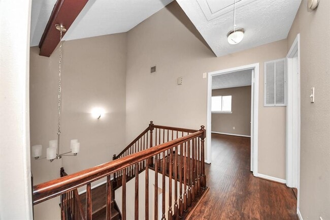 Building Photo - 3009 Beecave Dr
