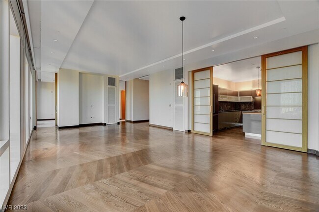 Building Photo - 3750 Las Vegas Blvd S