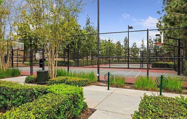 Building Photo - 15723 Parkhouse Dr