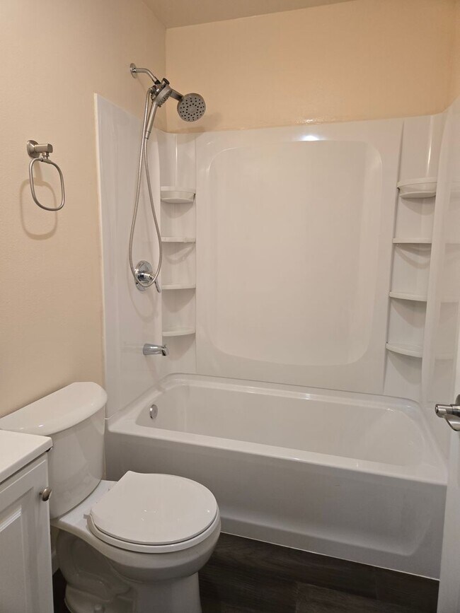 Building Photo - Aberdeen - 3 bedroom, 2 bath remodeled home for RENT!