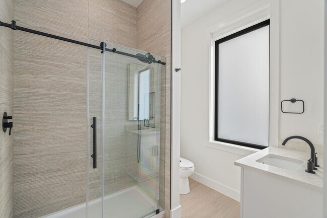 Building Photo - 7826 S Northshore Dr