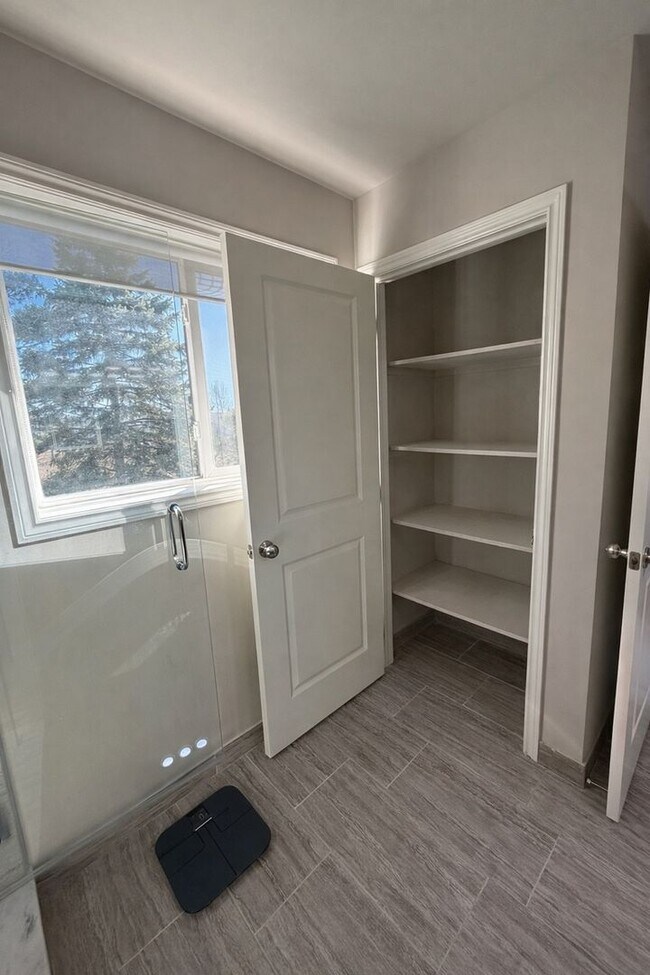 Building Photo - 13776 Grandeur Ave