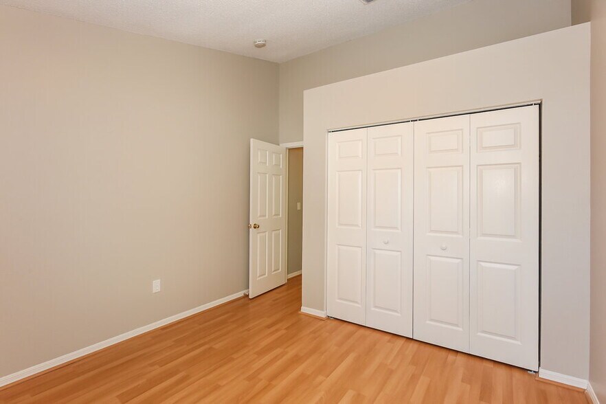 Building Photo - 2047 Sarah Louise Dr