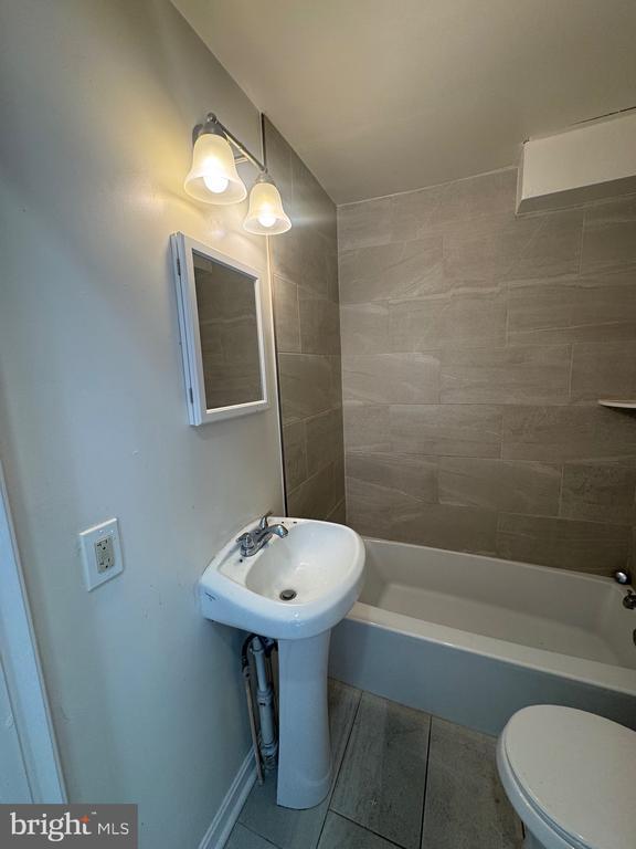 Building Photo - 1108 N Bond St