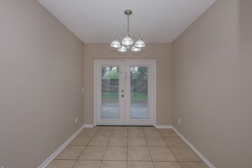Building Photo - 15110 Deer Meadow Dr