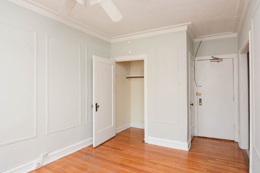 Building Photo - 1169 N Dearborn