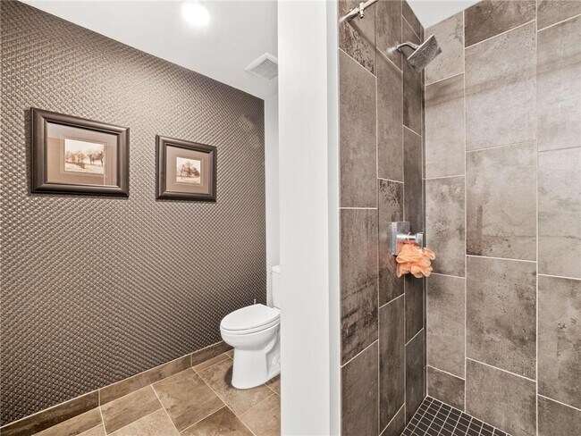 Building Photo - 740 Portland Ave