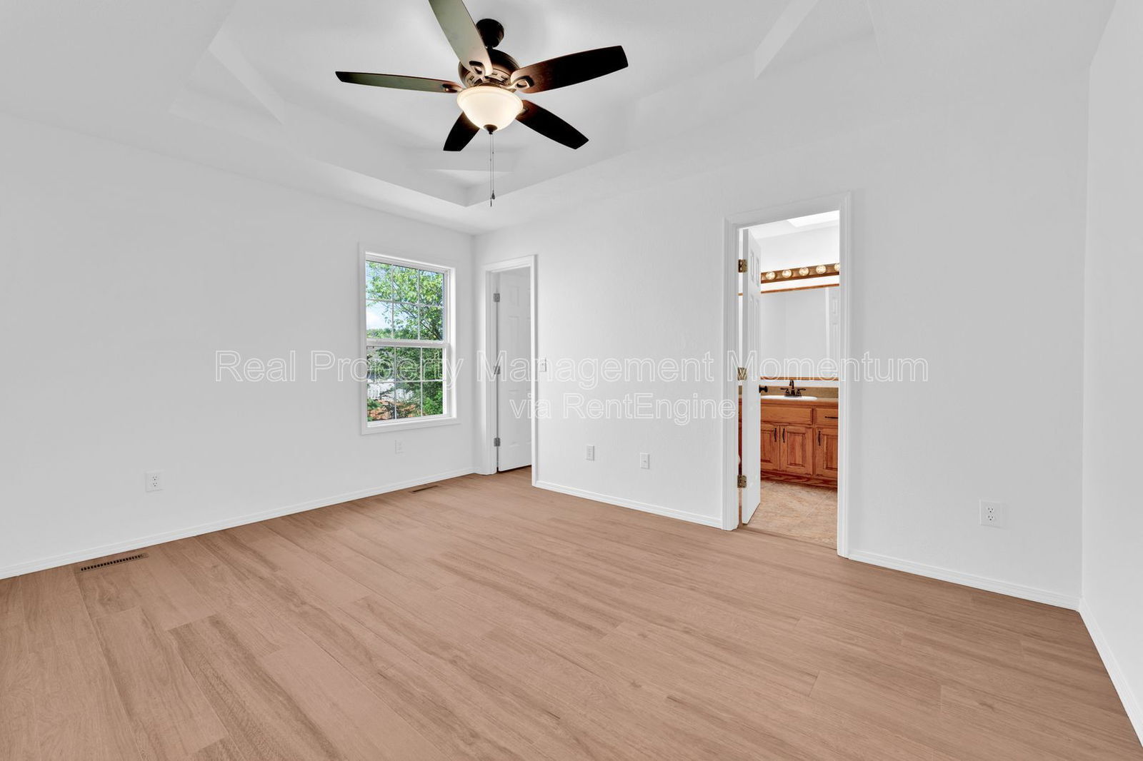 Building Photo - 882 S Hickory Ln