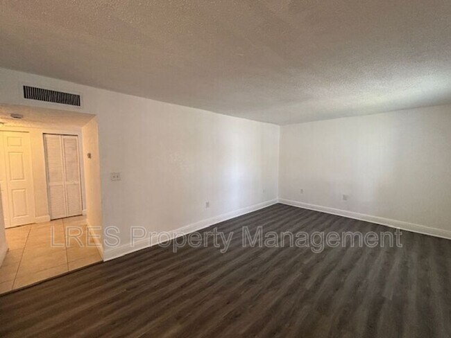 Building Photo - 4725 S Texas Ave