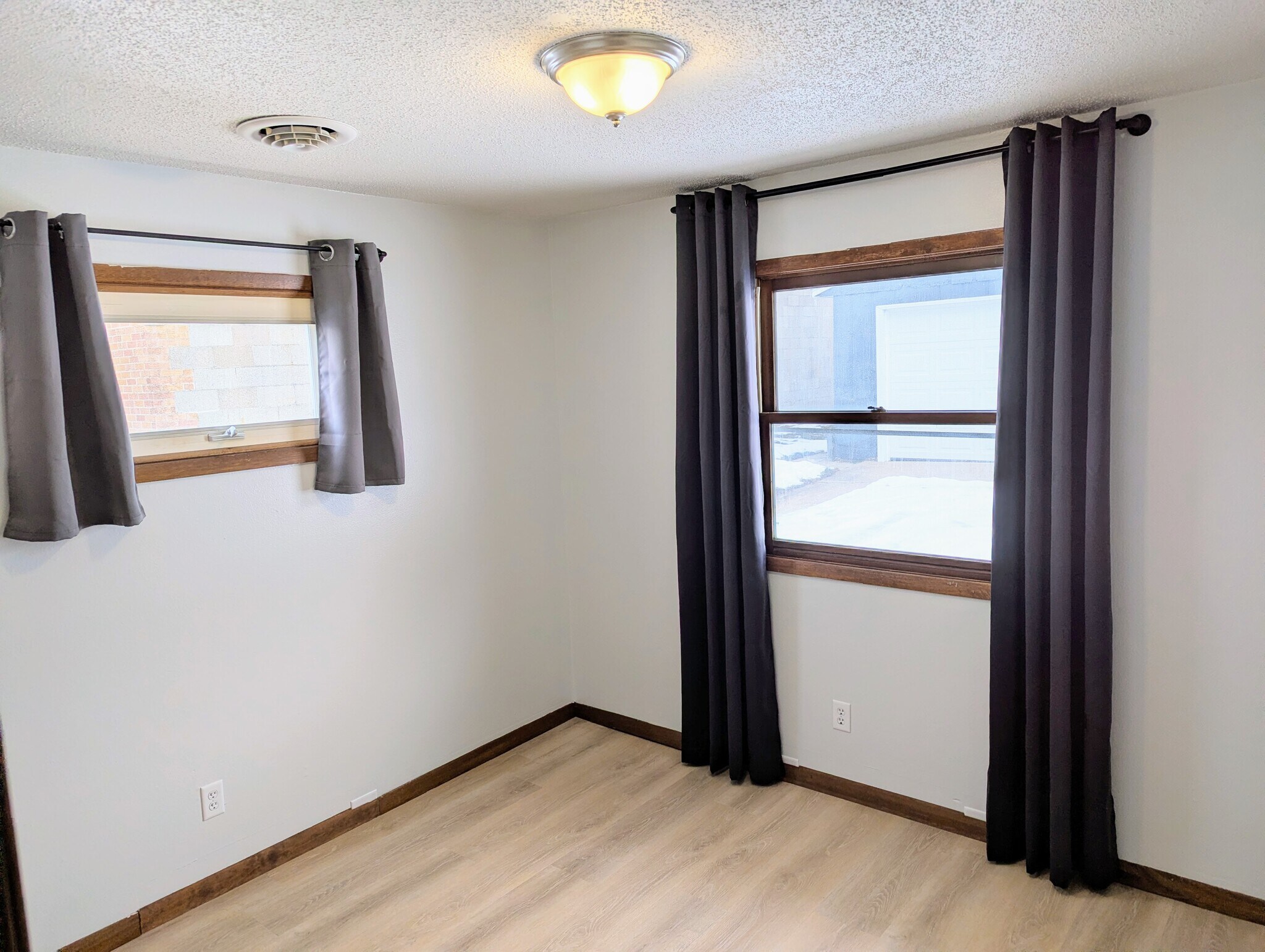 Building Photo - 182 3rd Ave