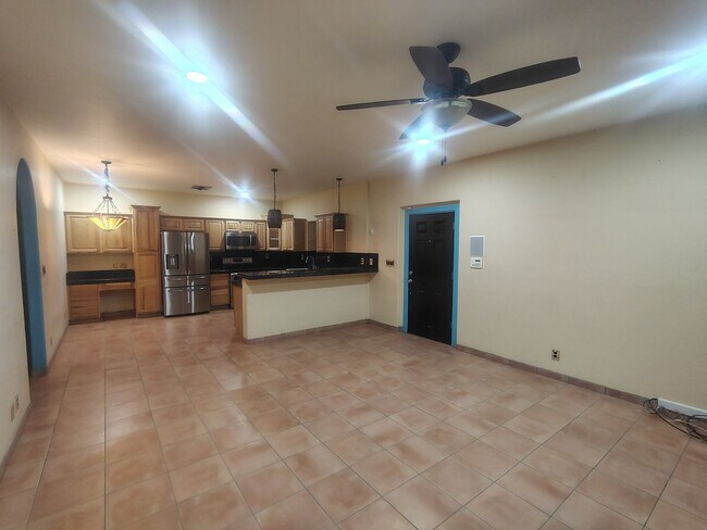 Building Photo - 9031 S Lonesome Ln
