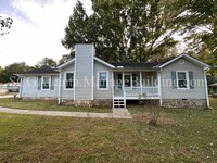 Building Photo - 335 Edna Dr