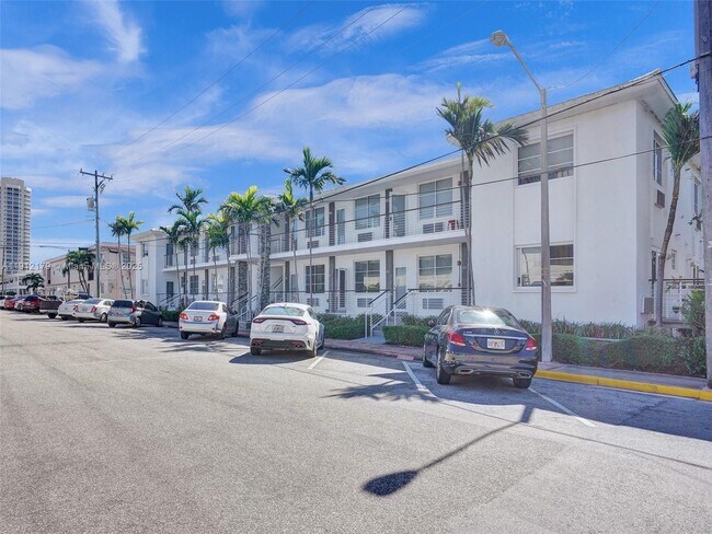 Building Photo - 540 74th St