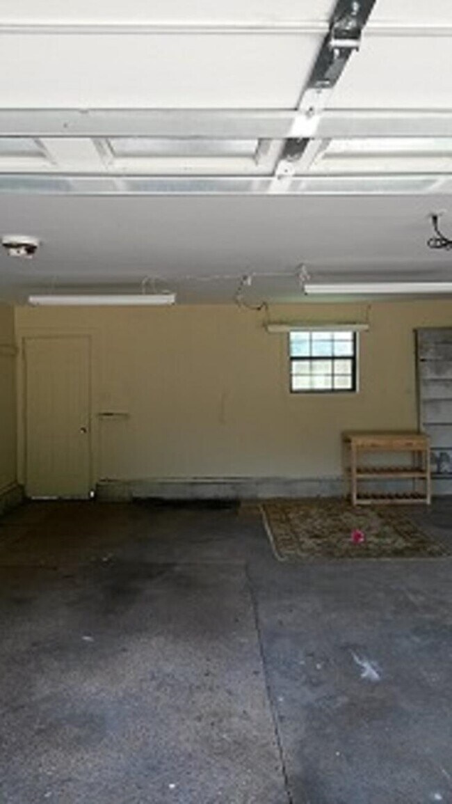 Building Photo - 363 Fletcher Hollow Rd