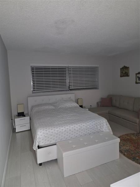 Building Photo - 2109 NE 68th St