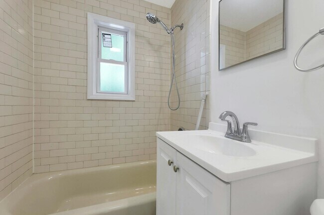 Building Photo - 179A Christie Heights St