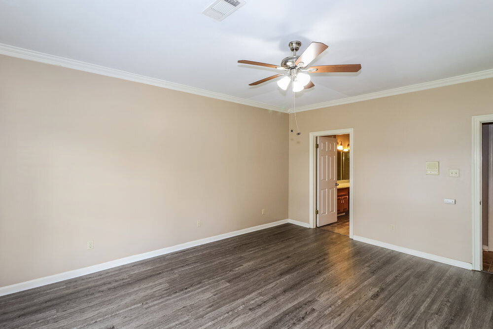 Building Photo - 2279 Hickory Path Dr