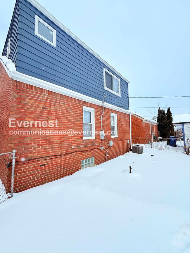 Building Photo - 11408 Seminole