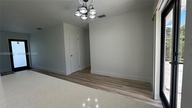 Building Photo - 5110 SW 106th Ave