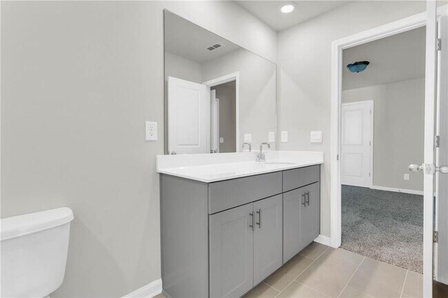 Building Photo - 1645 Villageside Ct