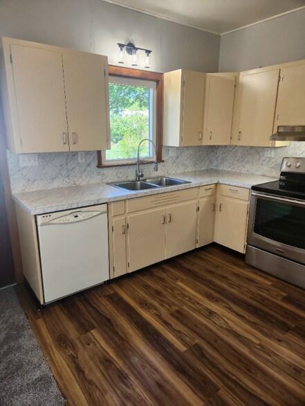 Building Photo - 127 N Washington St