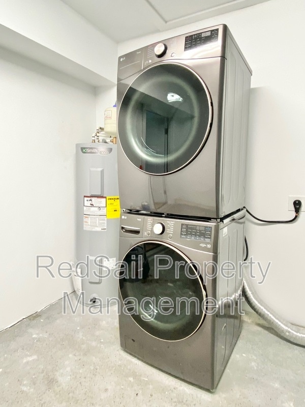 Building Photo - 6209 Ball Ave