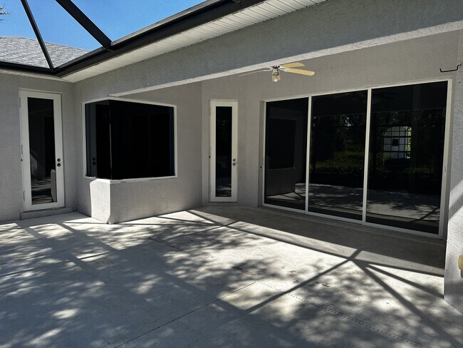 Building Photo - 5891 Trumpet St
