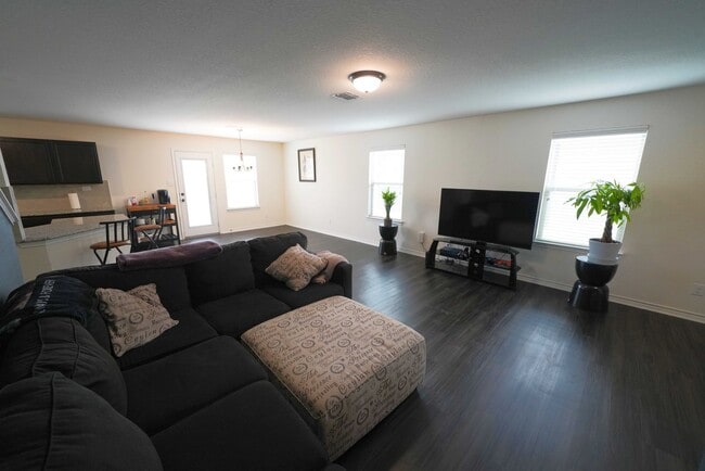 Building Photo - Beautiful Home Now Available in Miller Ran...
