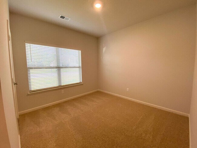 Building Photo - 4 bedroom 2 bath in Somerville built in 2023