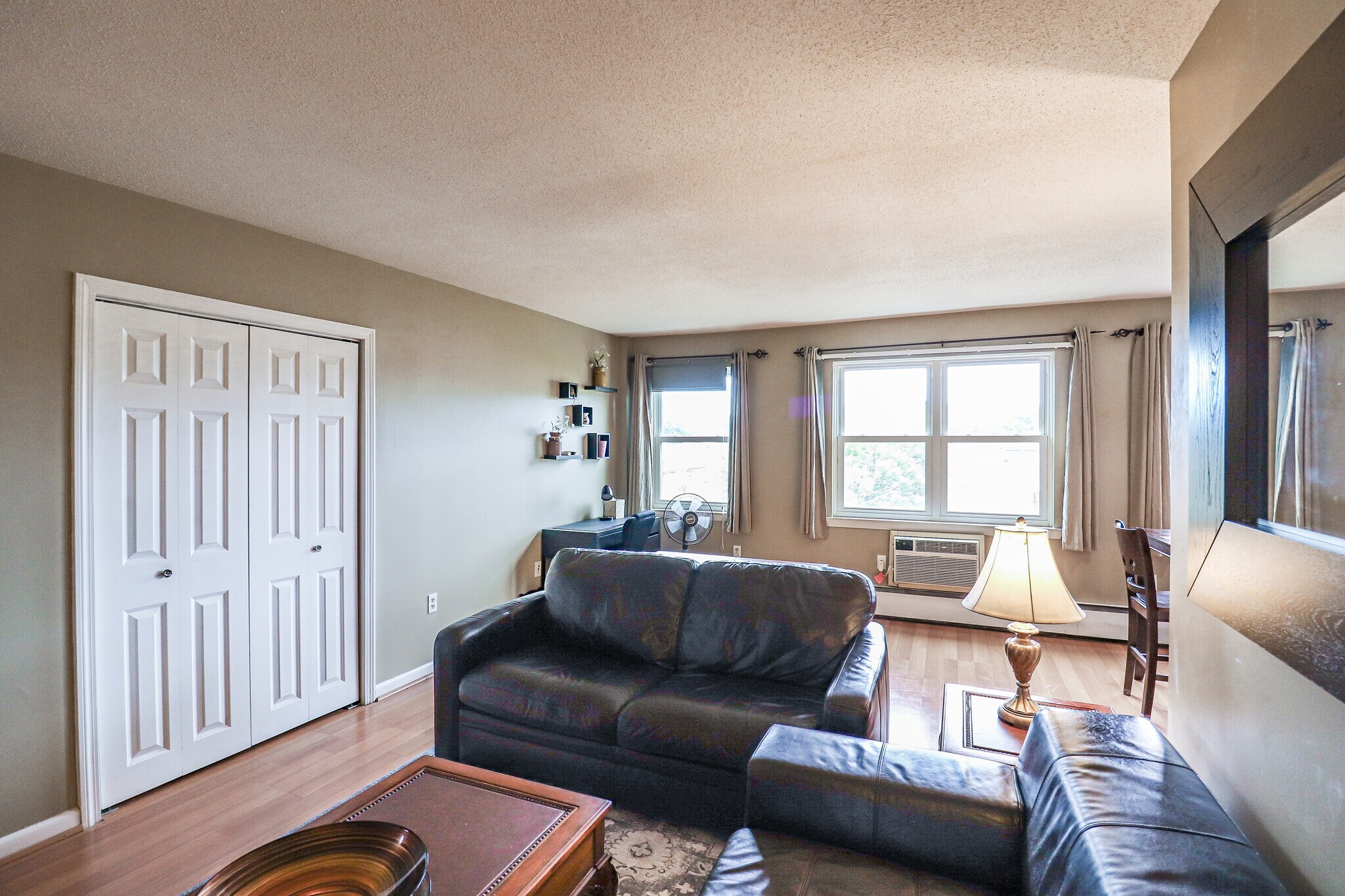 Building Photo - 40 Owen St