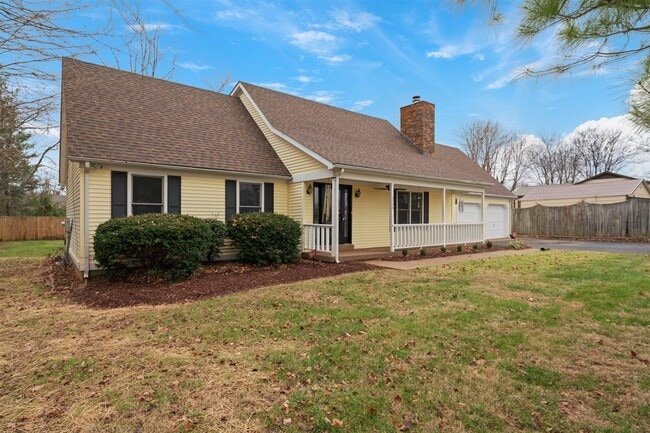 Building Photo - 1745 Ewing Ford Rd