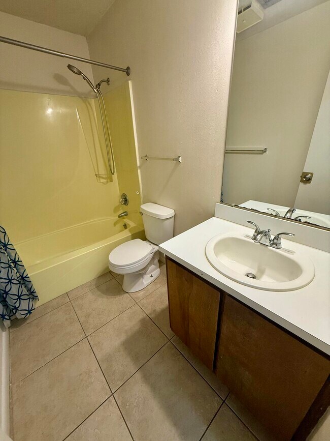 Building Photo - 153 Scottwood Dr SE