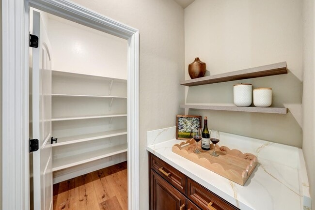 Building Photo - 2147 West Cardinal Avenue