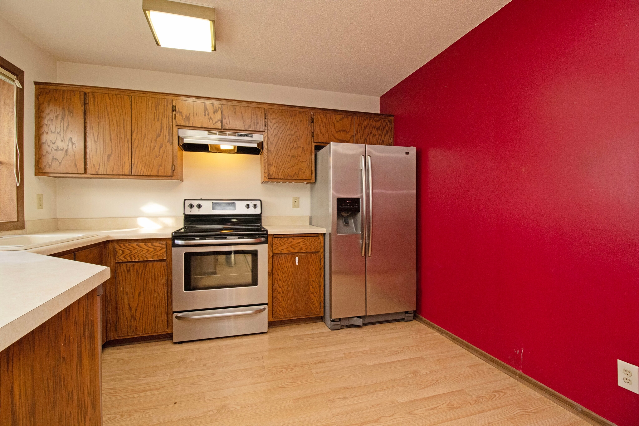 Building Photo - 4215 Sylvia Ln S