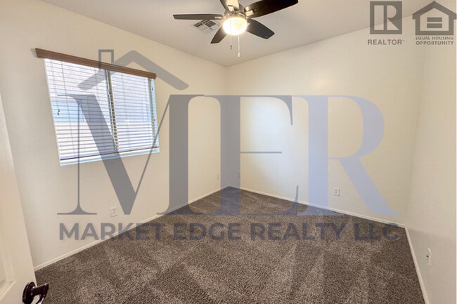 Building Photo - 3Bed/2Bath House in Buckeye! Ready for Immediate Move-In! -- FENCED-IN YARD!