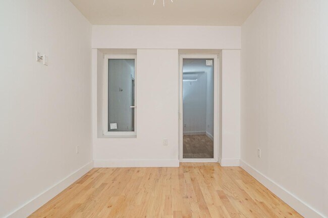 Building Photo - 472 Gates Ave