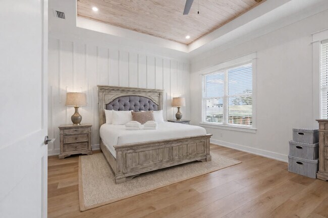 Building Photo - 304 Palm Beach Dr